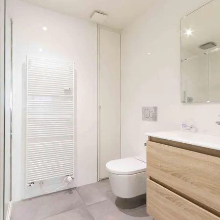 The Collection - River * 圣塞瓦斯蒂安