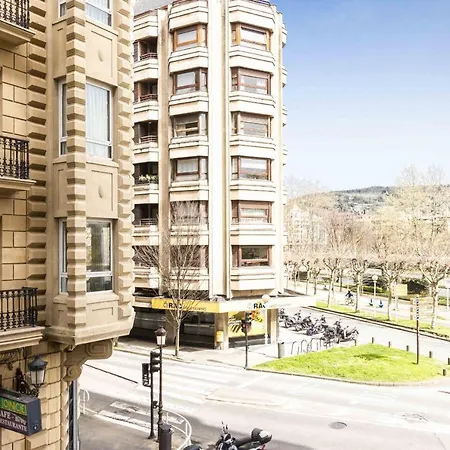 The Collection - River * San Sebastián